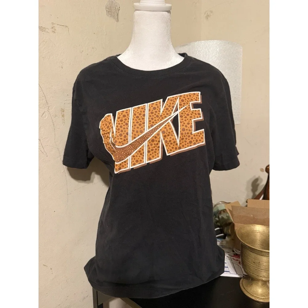 MENS NIKE NSW FUTURA SWOOSH TEE‎ Size Small